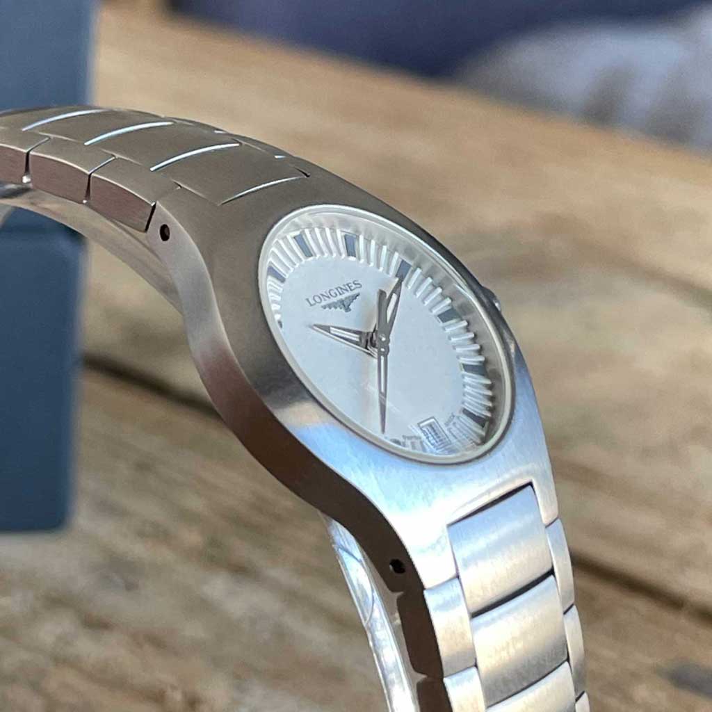 Subtinnio-Longines-woman-Opposition-left