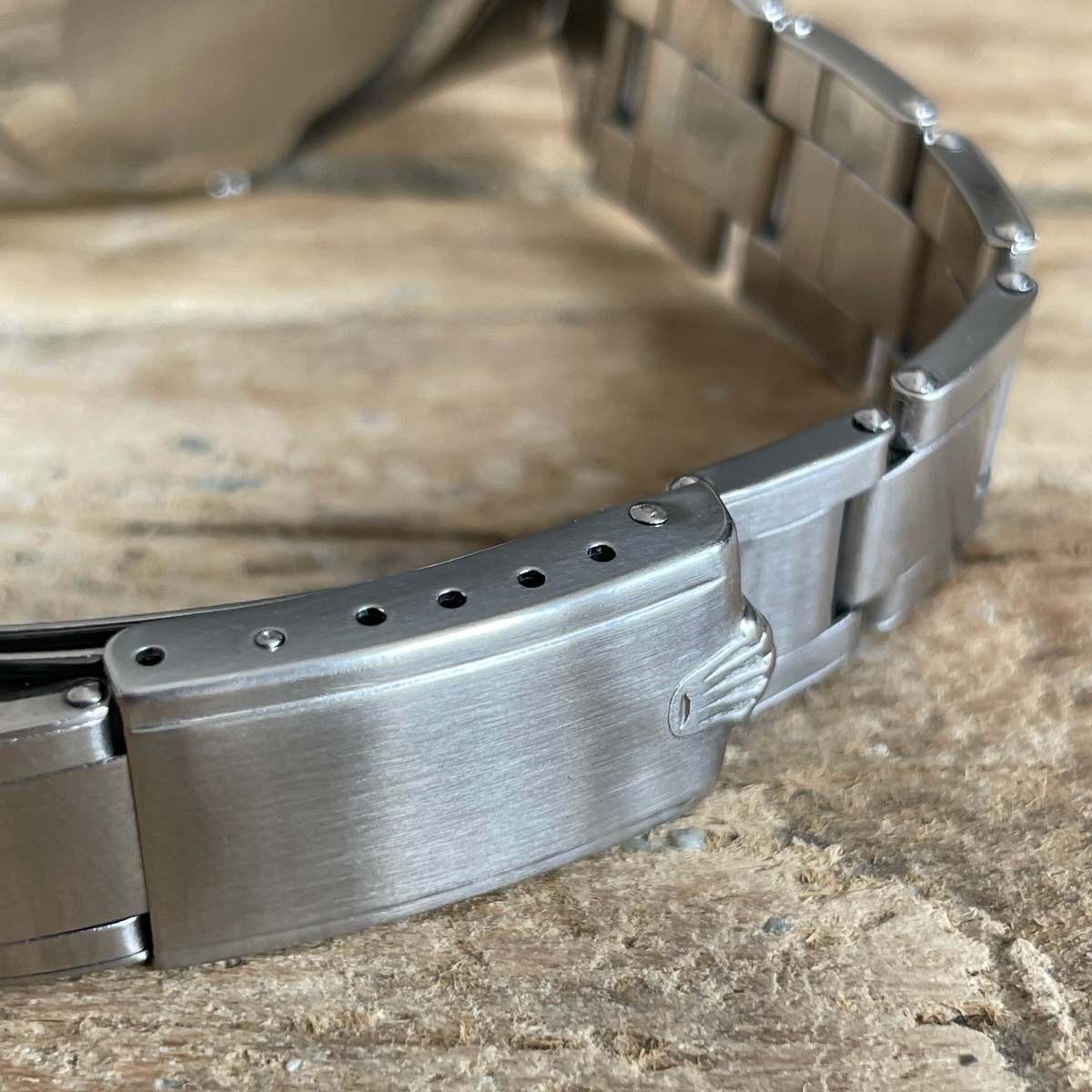 Subtinnio-Rolex-Oyster-Date-1501-bracelet-claps