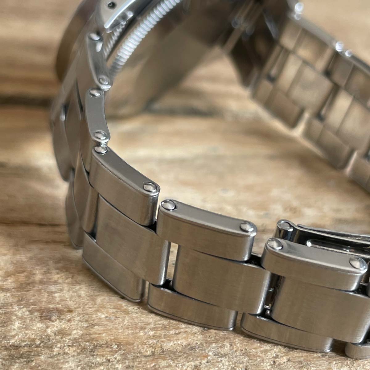 Subtinnio-Rolex-Oyster-Date-1501-bracelet