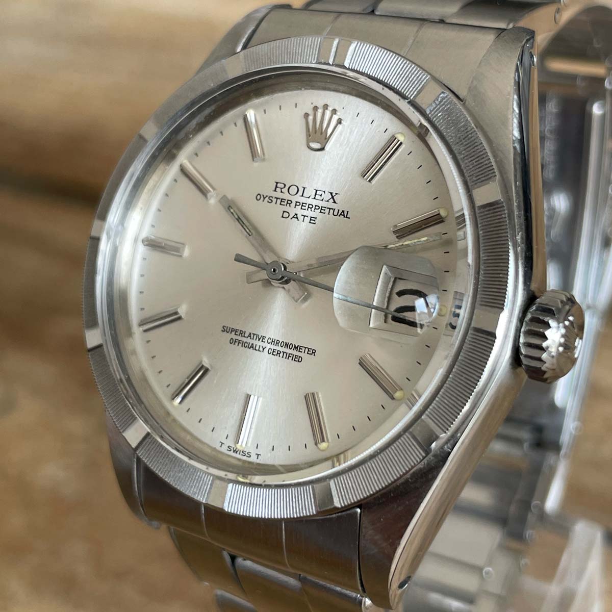 Subtinnio-Rolex-Oyster-Date-1501-crown