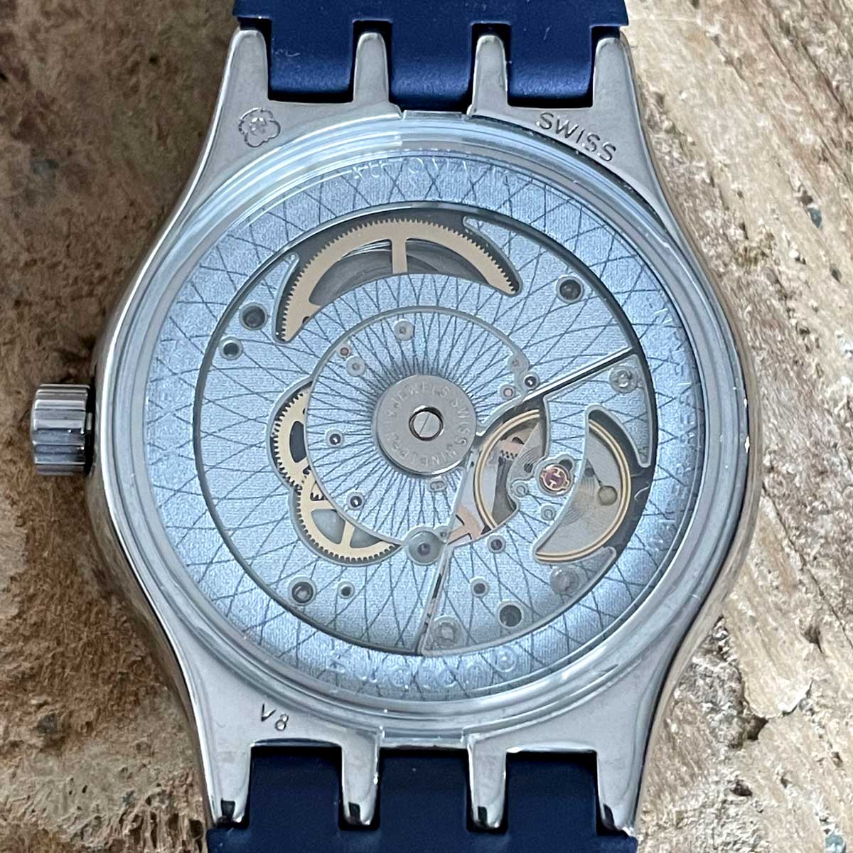 Subtinnio-qwatch-automatic-v8-back