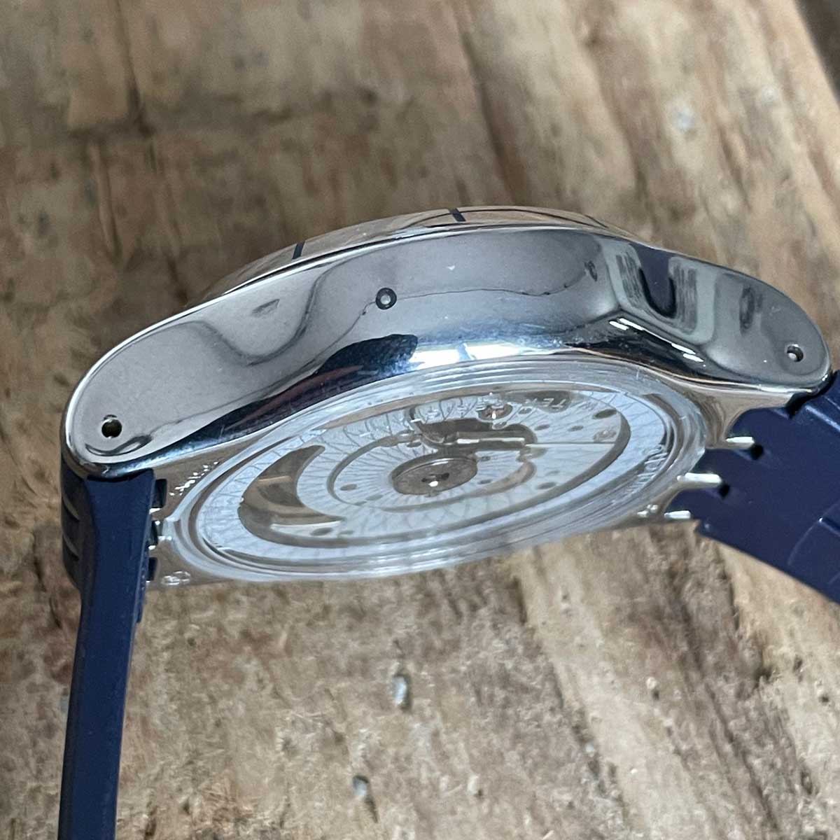 Subtinnio-qwatch-automatic-v8-left-side