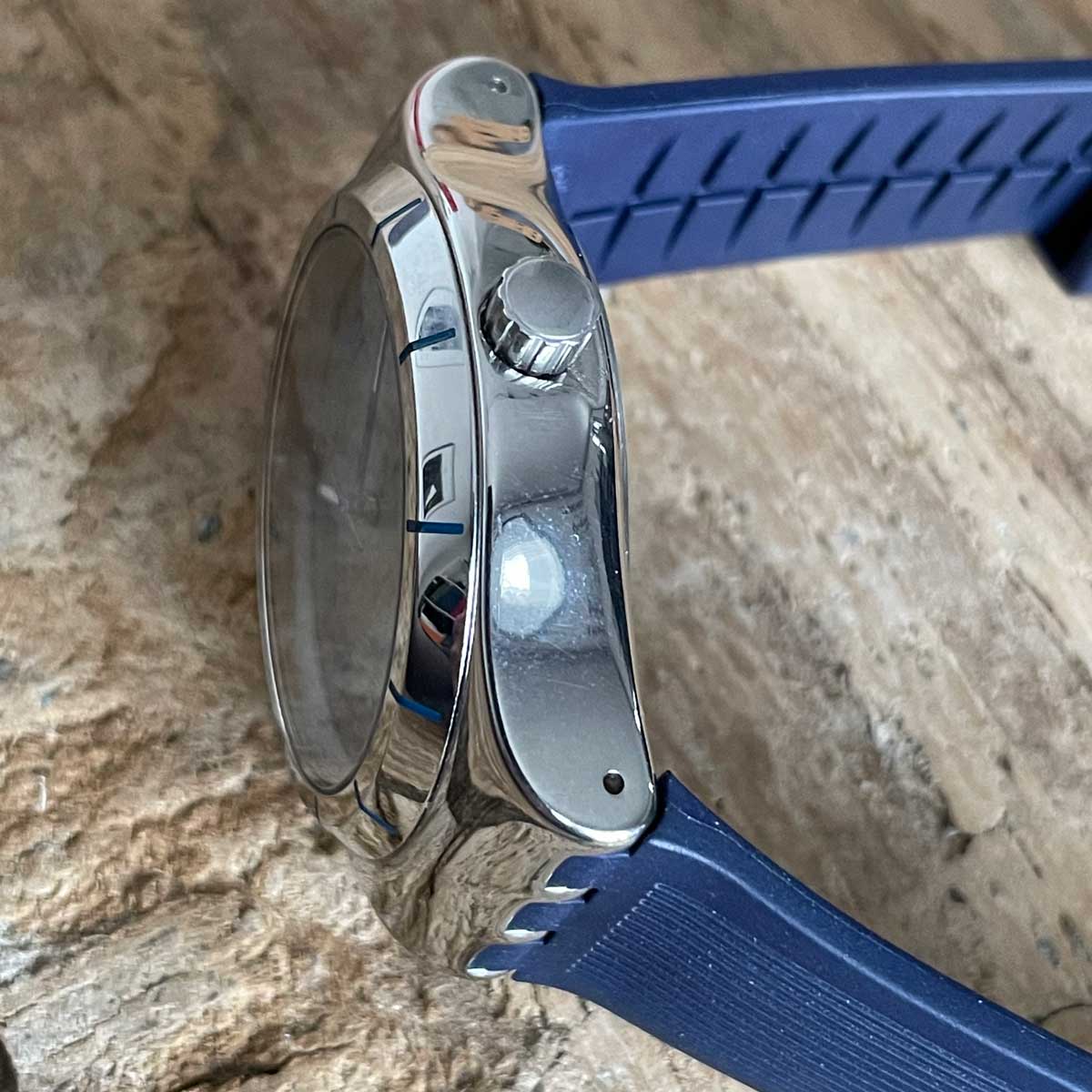 Subtinnio-qwatch-automatic-v8-right-side