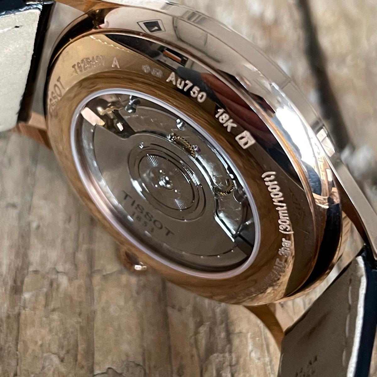 Subtinnio-Tissot-Excellence-automatique-or-back