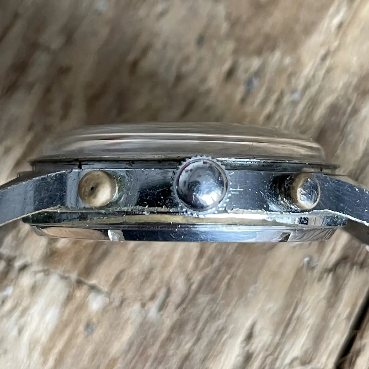 Subtinnio_chronographe_Cirga_crown