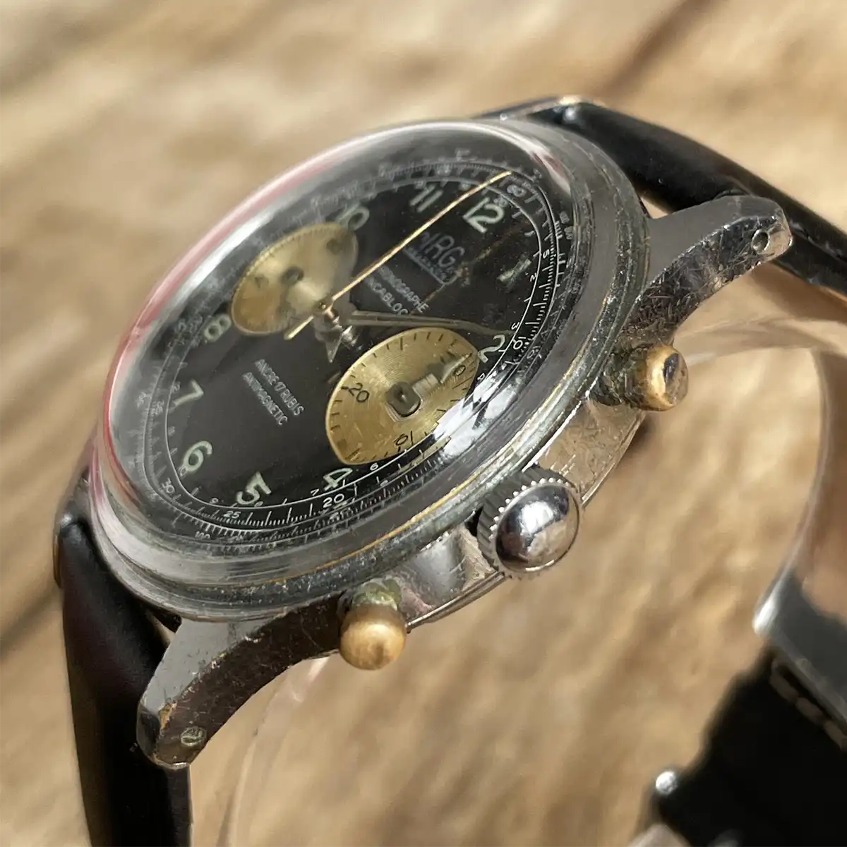 Subtinnio_chronographe_Cirga_right_side