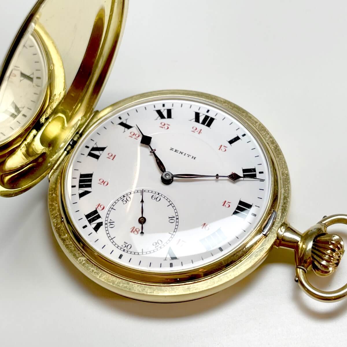 Subtinnio-Gousset-Zenith-or-zoom