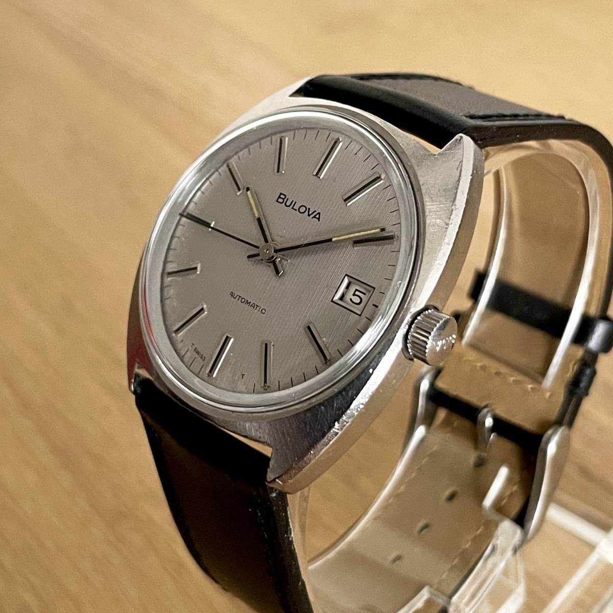 Subtinnio_Bulova_Automatic_hero_droite