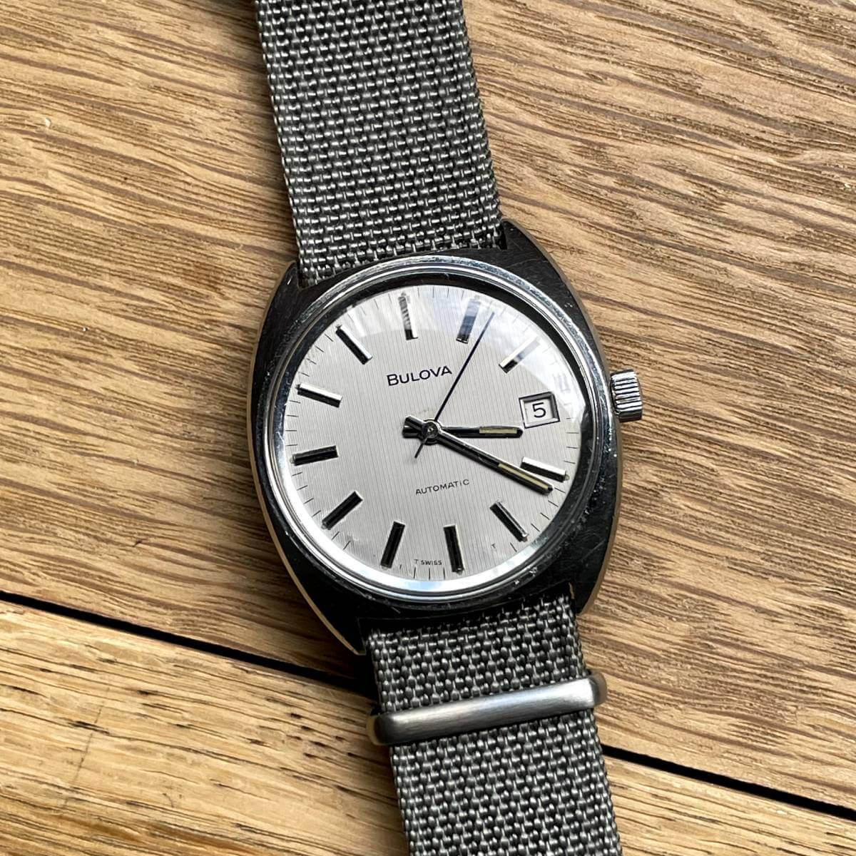 Subtinnio_Bulova_Automatic_sur_Nato