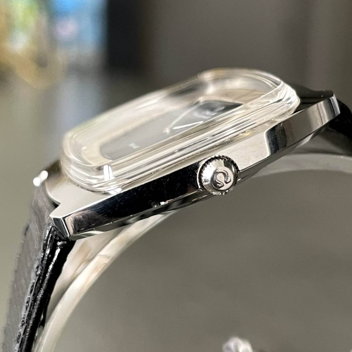 Subtinnio-Omega-TV-Dial-cal711-crown