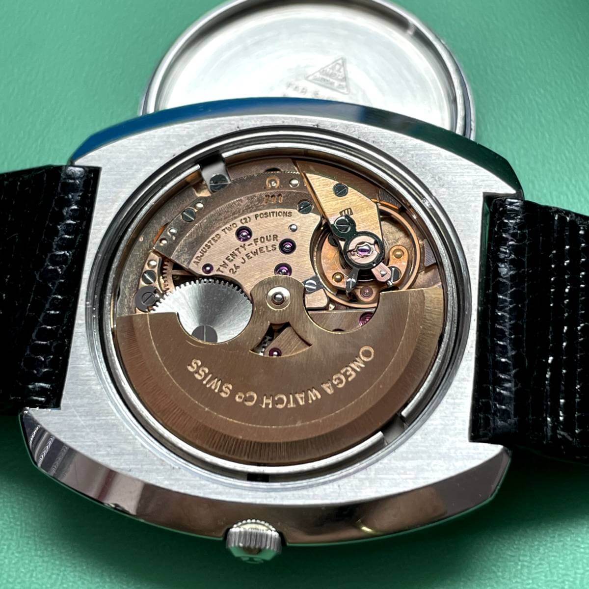 Subtinnio-Omega-TV-Dial-cal711-mvt