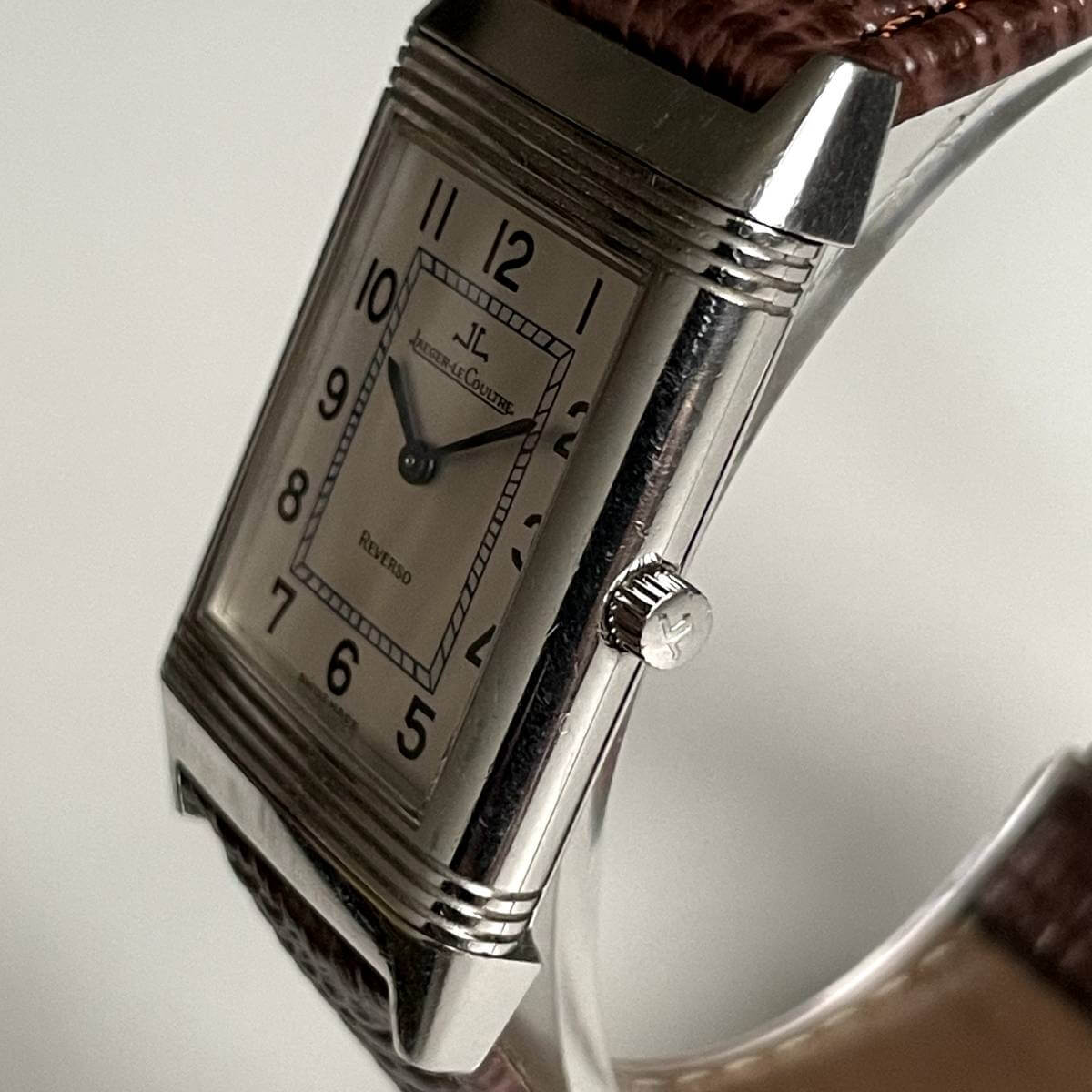 Subtinnio-Jaeger-Lecoultre-Reverso-crown